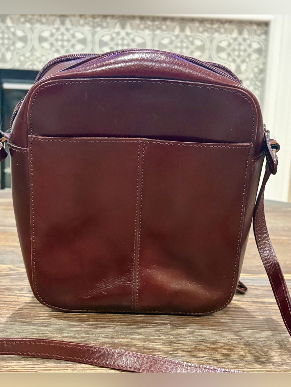 Vintage Etienne Aigner Burgundy/ Oxblood/Chianti Leather Crossbody Purse Bag - Picture 5 of 11
